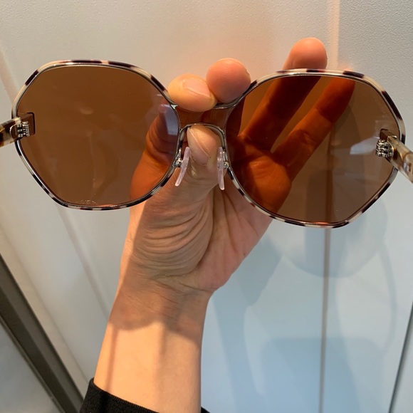 Prada Oversized Retro Sunglasses - Picture 4 of 6